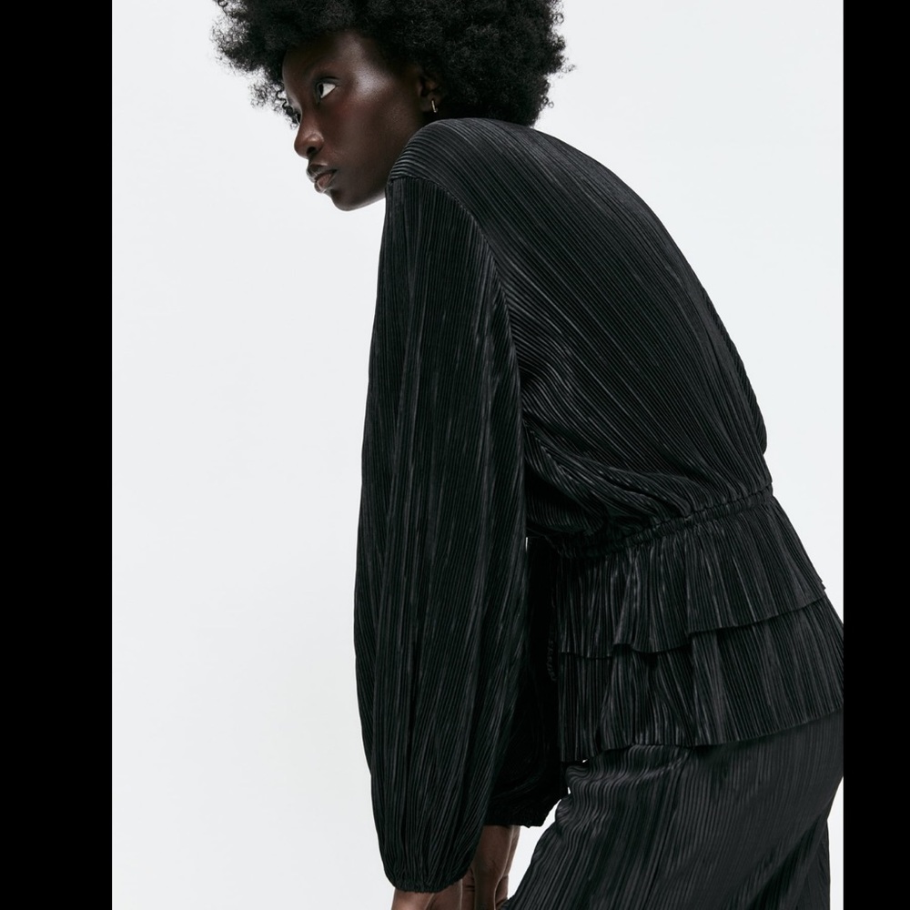 Zara Black Pleated Top - Picture 7 of 10